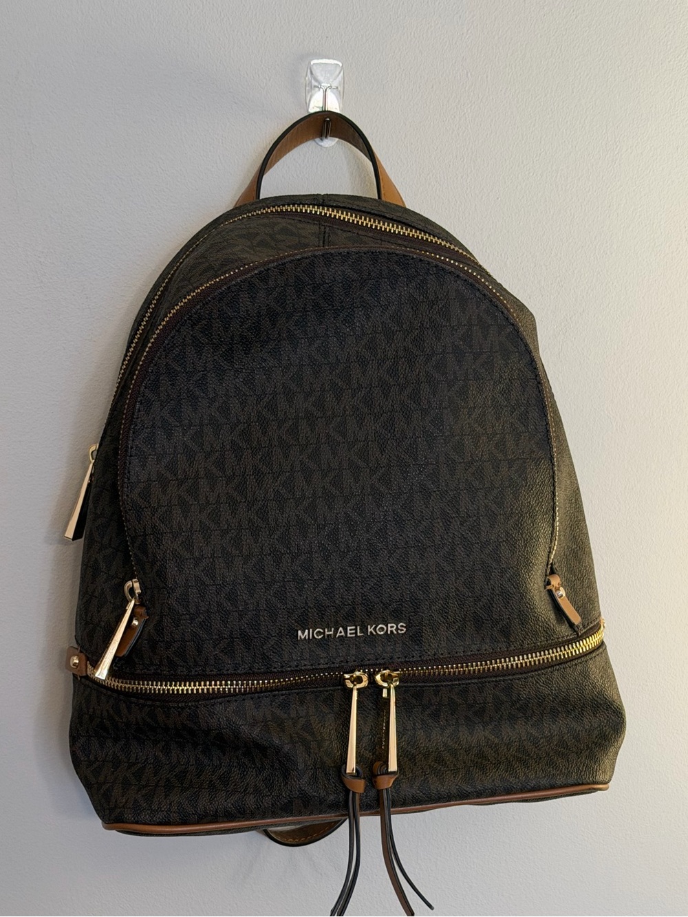 NWT Michael Kors Rhea Zip Medium Signature Backpack Handbag Natural Brown - Picture 1 of 13